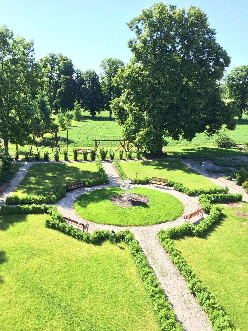 Agropark - Dworek Pod Lipa Sobkow ภายนอก รูปภาพ